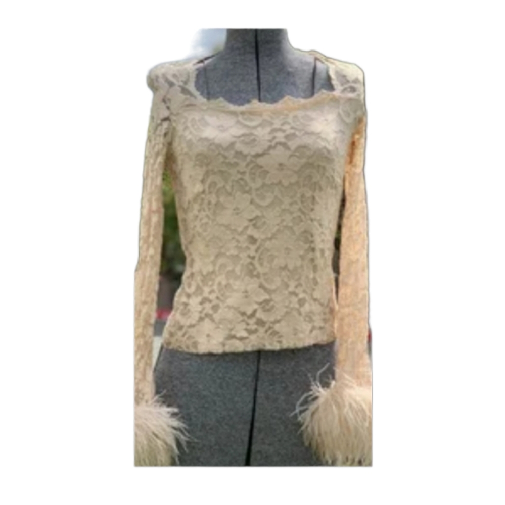 ✨️Vintage Long sleeve Lace Feather trim Cream Blouse /Top✨️